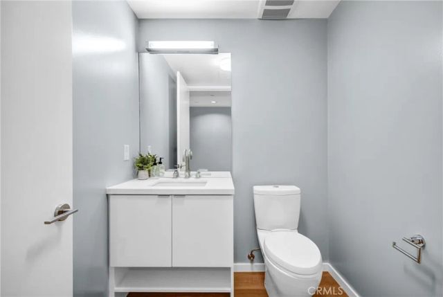 1705 Ocean Avenue 210, Santa Monica, CA 90401