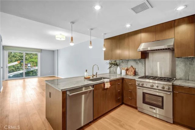 1705 Ocean Avenue 210, Santa Monica, CA 90401