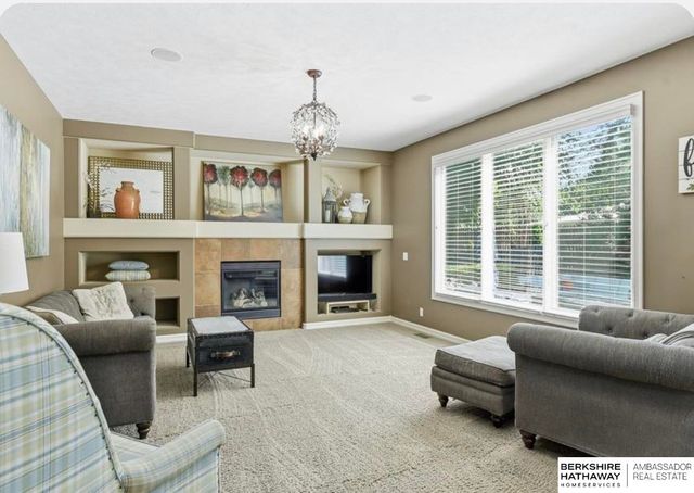 1521 S 195th Circle, Omaha, NE 68130