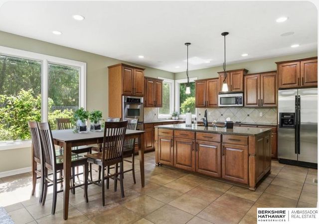 1521 S 195th Circle, Omaha, NE 68130