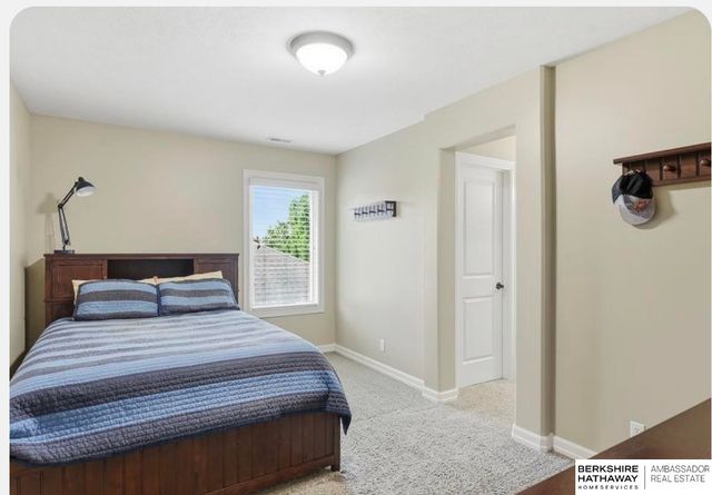 1521 S 195th Circle, Omaha, NE 68130