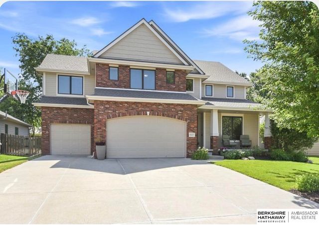 1521 S 195th Circle, Omaha, NE 68130
