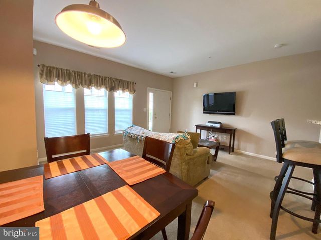 1 FAWN CT, Delanco, NJ 08075