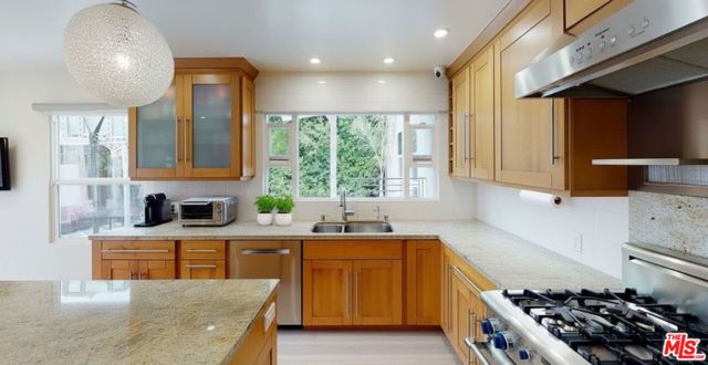 10331 La Grange Avenue, Los Angeles, CA 90025