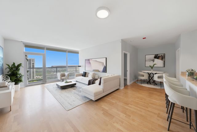 100 E 14th Street 1403, Chicago, IL 60605
