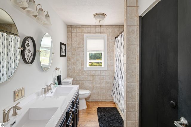 8224 S Schomberg Road, Cedar, MI 49621