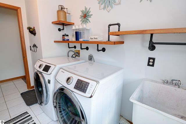 8224 S Schomberg Road, Cedar, MI 49621