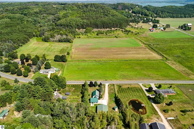 8224 S Schomberg Road, Cedar, MI 49621