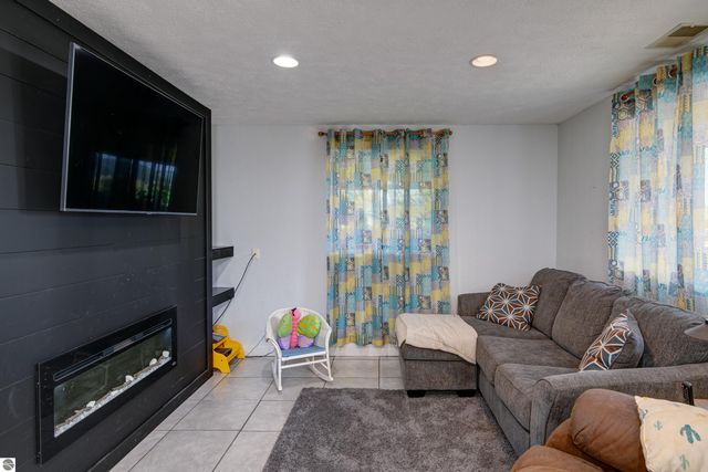 8224 S Schomberg Road, Cedar, MI 49621