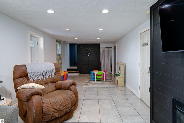 8224 S Schomberg Road, Cedar, MI 49621