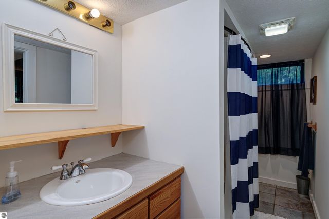 8224 S Schomberg Road, Cedar, MI 49621