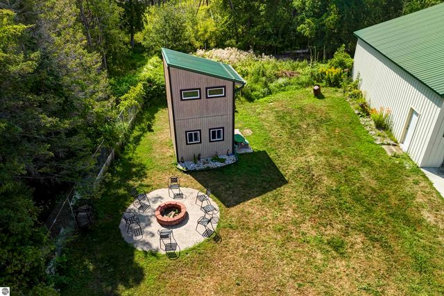 8224 S Schomberg Road, Cedar, MI 49621