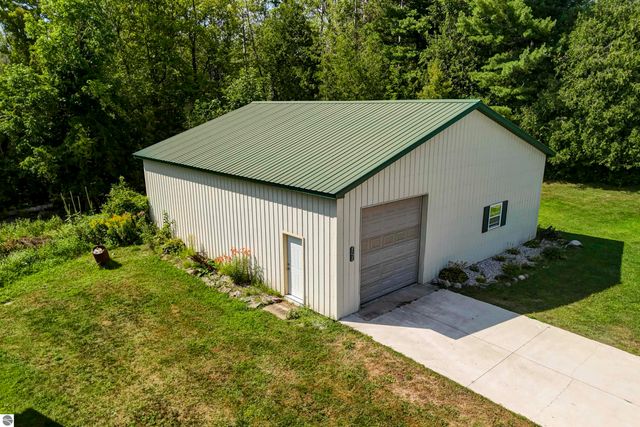 8224 S Schomberg Road, Cedar, MI 49621