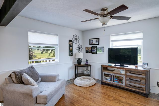 8224 S Schomberg Road, Cedar, MI 49621