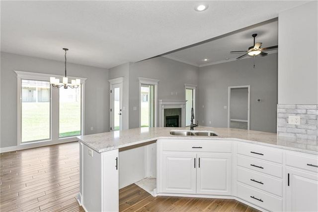 3315 NW 93rd Street, Kansas City, MO 64154
