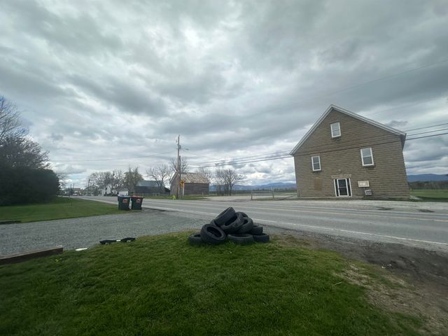 32 South Main Street, Whiting, VT 05778