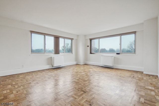 377 S Harrison St 5K, East Orange City, NJ 07018