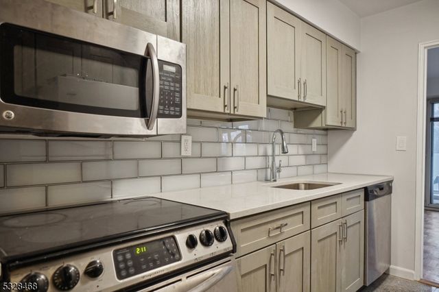 377 S Harrison St 5K, East Orange City, NJ 07018