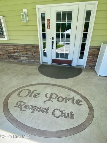 698 White Oak Crossing, Swansboro, NC 28584