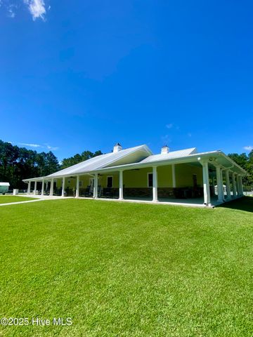 698 White Oak Crossing, Swansboro, NC 28584