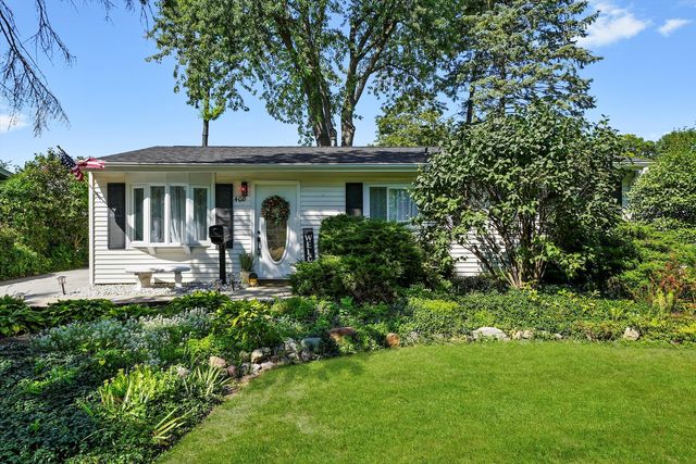 408 Cahill Road, Streamwood, IL 60107