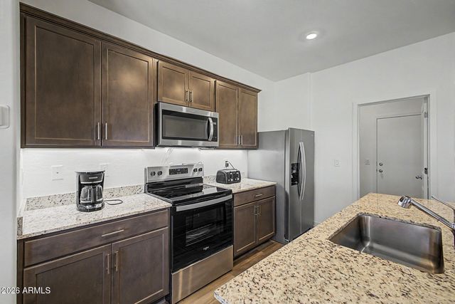 640 N CROWNED DOVE Trail, Casa Grande, AZ 85122