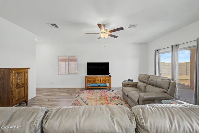 640 N CROWNED DOVE Trail, Casa Grande, AZ 85122