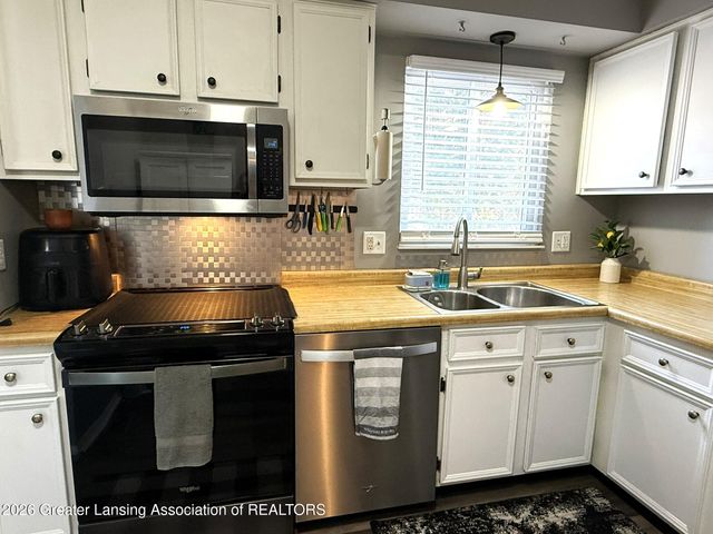 5267 Crocus Avenue, Lansing, MI 48911