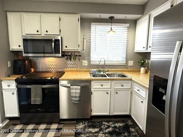 5267 Crocus Avenue, Lansing, MI 48911