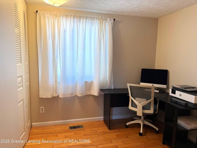 5267 Crocus Avenue, Lansing, MI 48911