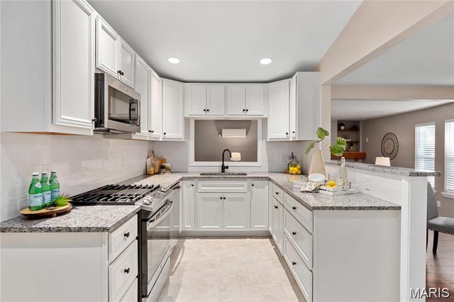 2715 Narraganset Drive, Florissant, MO 63033