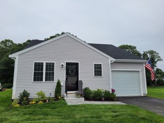 6 Bumblebee Dr., Plymouth, MA 02360