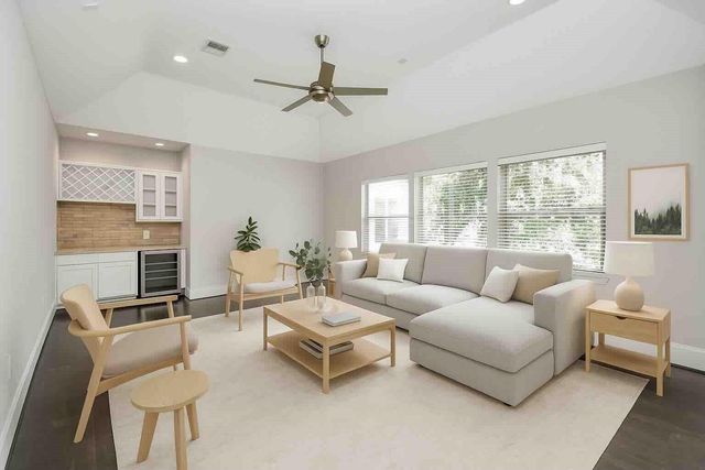 239 W 27th Street, Houston, TX 77008