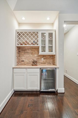 239 W 27th Street, Houston, TX 77008