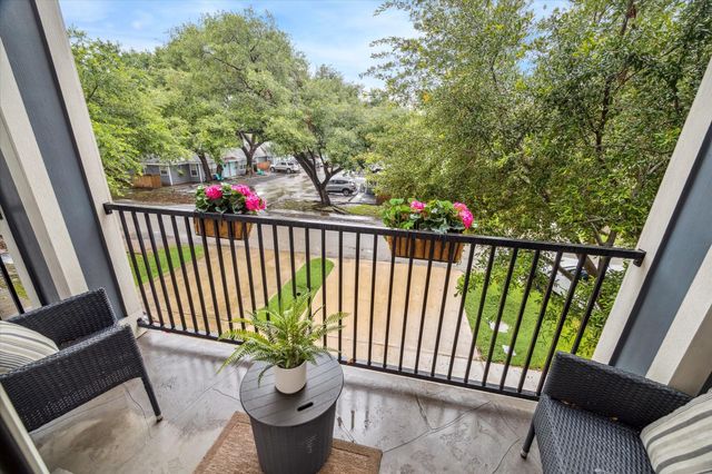 239 W 27th Street, Houston, TX 77008