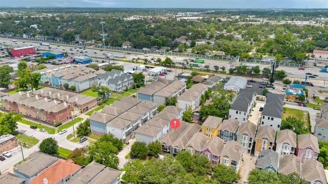 239 W 27th Street, Houston, TX 77008