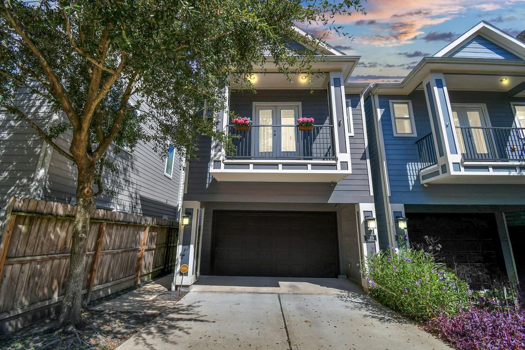 239 W 27th Street, Houston, TX 77008