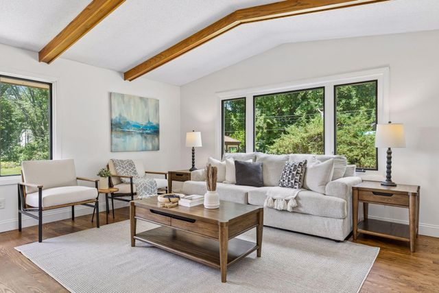 16170 Westgate Lane, Eden Prairie, MN 55344