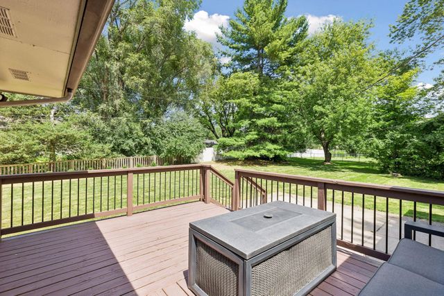 16170 Westgate Lane, Eden Prairie, MN 55344