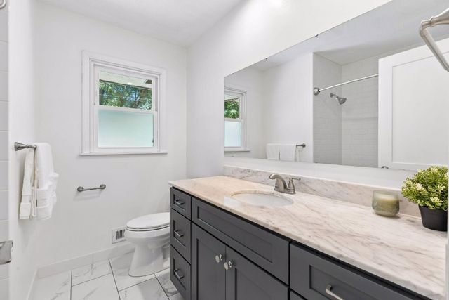 16170 Westgate Lane, Eden Prairie, MN 55344