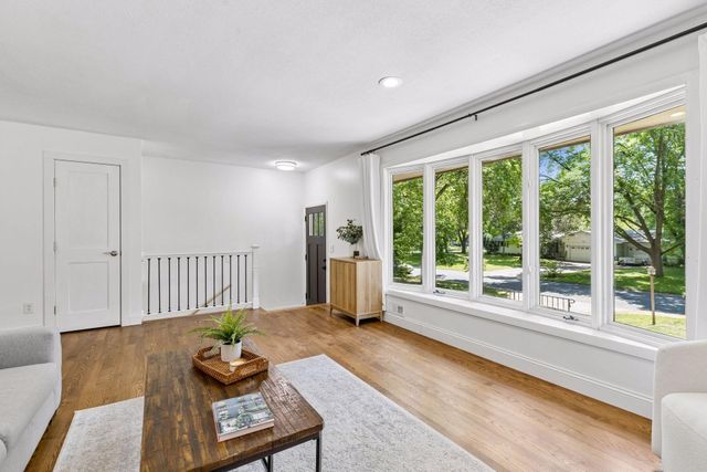 16170 Westgate Lane, Eden Prairie, MN 55344