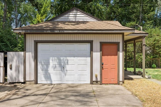 16170 Westgate Lane, Eden Prairie, MN 55344