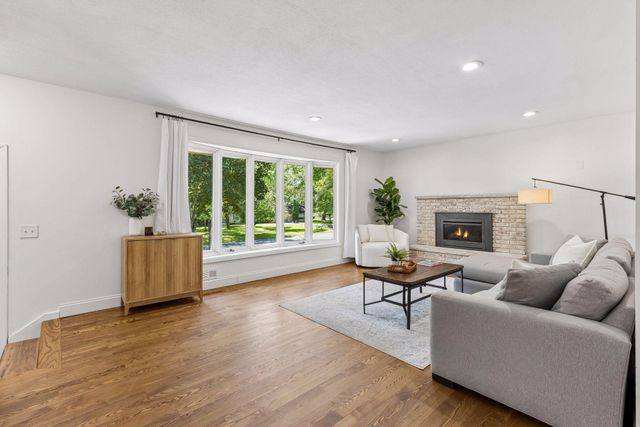 16170 Westgate Lane, Eden Prairie, MN 55344