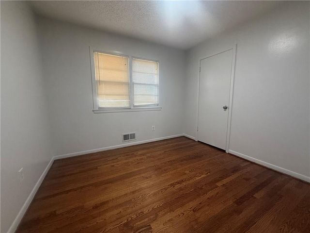 11123 Grand Avenue, Kansas City, MO 64114