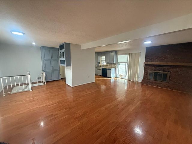 11123 Grand Avenue, Kansas City, MO 64114