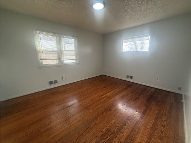 11123 Grand Avenue, Kansas City, MO 64114