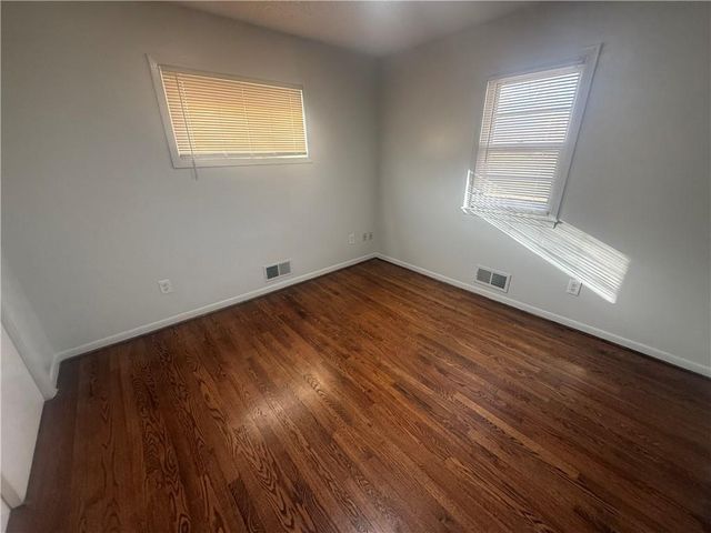 11123 Grand Avenue, Kansas City, MO 64114