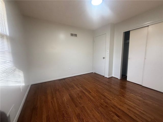 11123 Grand Avenue, Kansas City, MO 64114