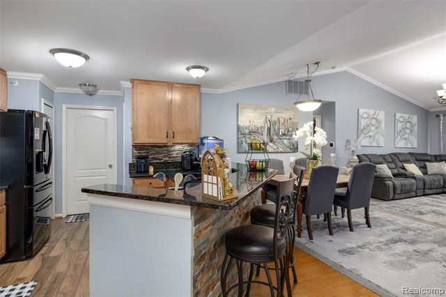 340 N Wixom Road, Wixom, MI 48393