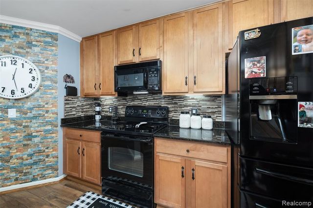 340 N Wixom Road, Wixom, MI 48393